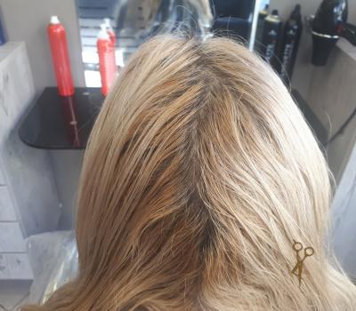 Ξανθά Κωδ 525,Κομμωτήριο Περιστέρι Hair Salon by Despina Zarkali, Γυναικείο Κούρεμα, Ανδρικό Κούρεμα, Παιδικό Κούρεμα, Χτένισμα Μαλλιών, Νυφικό Χτένισμα, Θεραπείες Μαλλιών, Θεραπείες Ομορφιάς, Μασάζ στο κεφάλι, Προϊόντα ομορφιάς, Προϊόντα για Μαλλιά, Αξεσουάρ , Δώρα, Κομμωτήριο