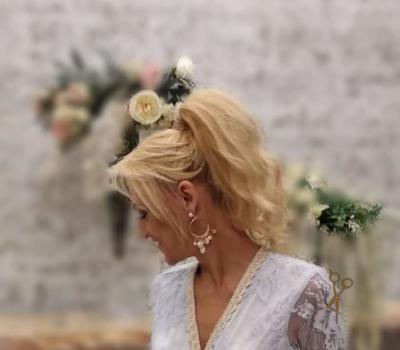 Νυφικό Χτένισμα Κωδ 463,Κομμωτήριο Περιστέρι Hair Salon by Despina Zarkali, Γυναικείο Κούρεμα, Ανδρικό Κούρεμα, Παιδικό Κούρεμα, Χτένισμα Μαλλιών, Νυφικό Χτένισμα, Θεραπείες Μαλλιών, Θεραπείες Ομορφιάς, Μασάζ στο κεφάλι, Προϊόντα ομορφιάς, Προϊόντα για Μαλλιά, Αξεσουάρ , Δώρα, Κομμωτήριο